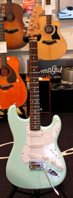 Squier Bullet Stratocaster Daphne Blue USATO cod. 76425