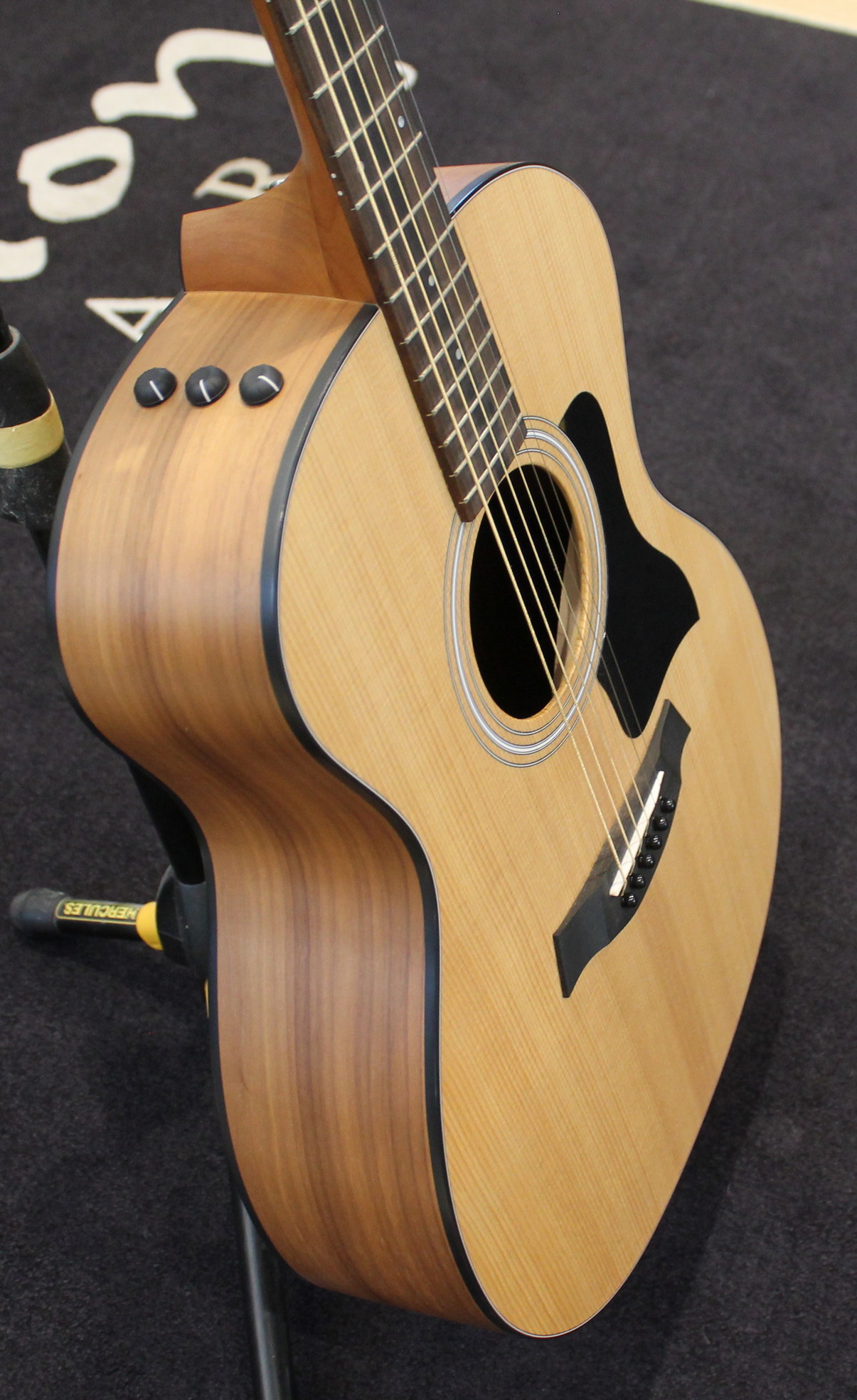 Taylor 114e USATO cod. 47826 - immagine 2