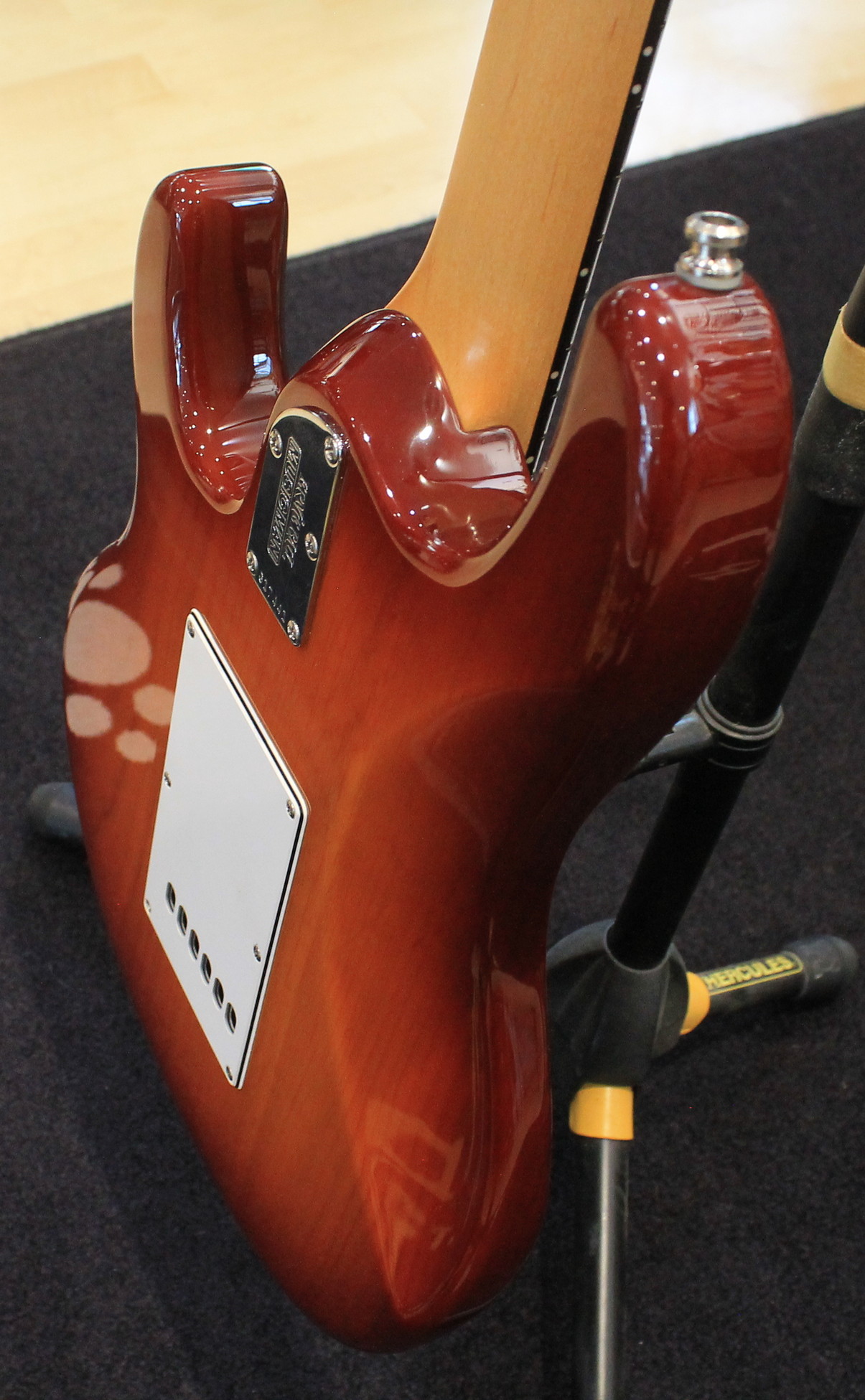 Music Man Silhouette USATO cod. 54726 - immagine 10