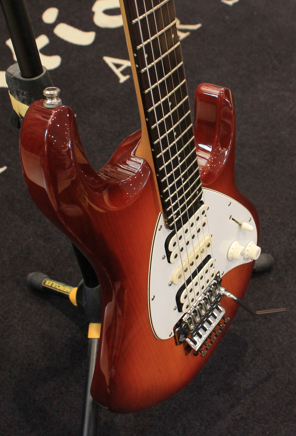 Music Man Silhouette USATO cod. 54726 - immagine 2