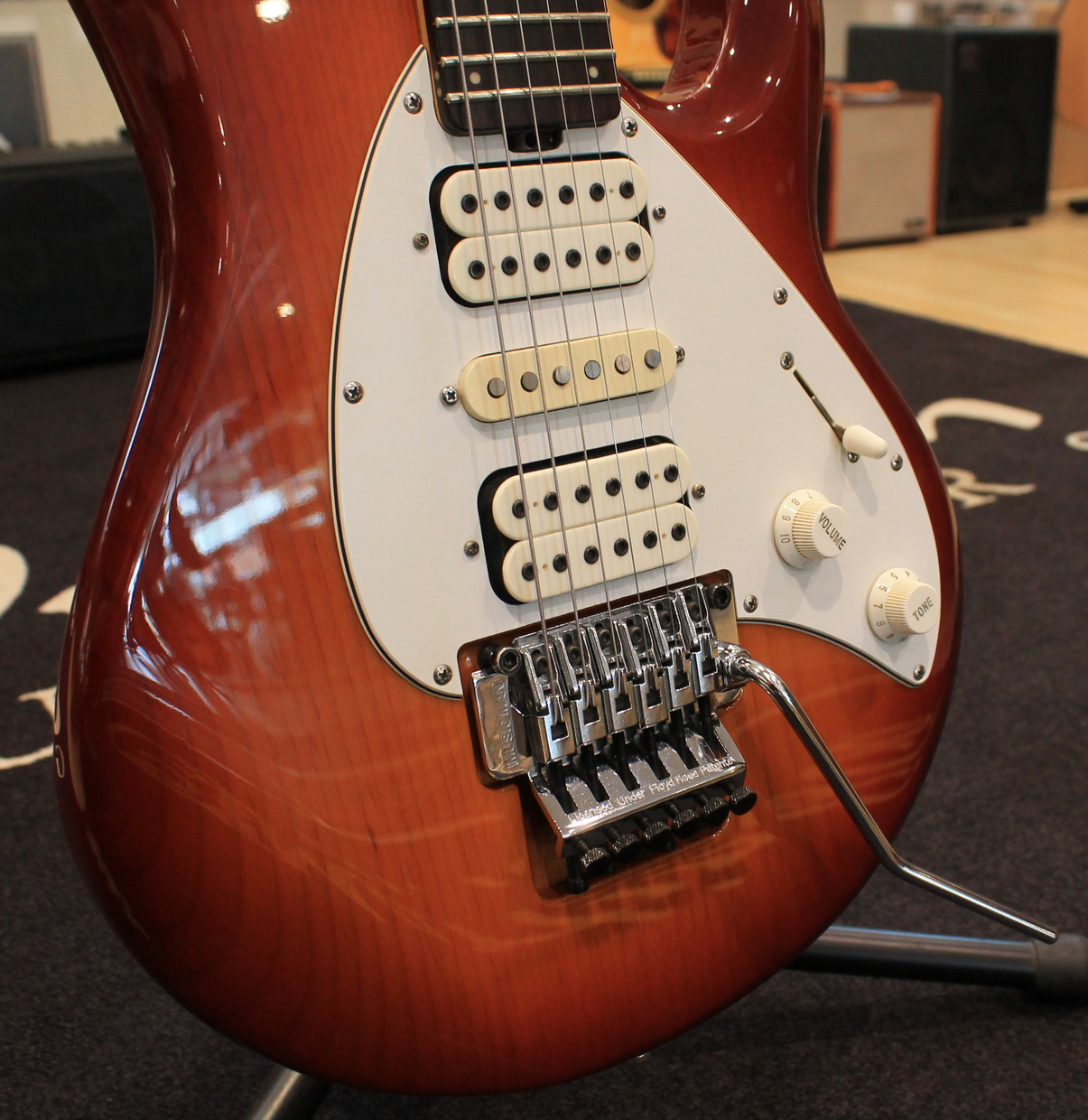 Music Man Silhouette USATO cod. 54726 - immagine 3