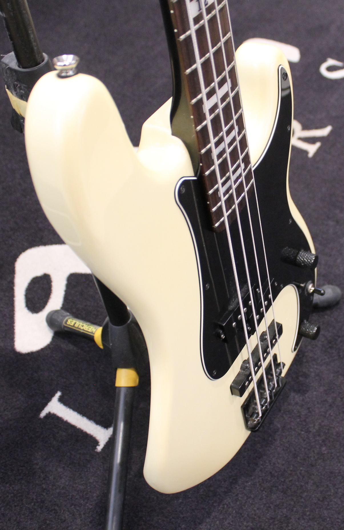 Fender Duff McKagan DLX P-Bass RW VPL USATO cod. 70326 - immagine 2