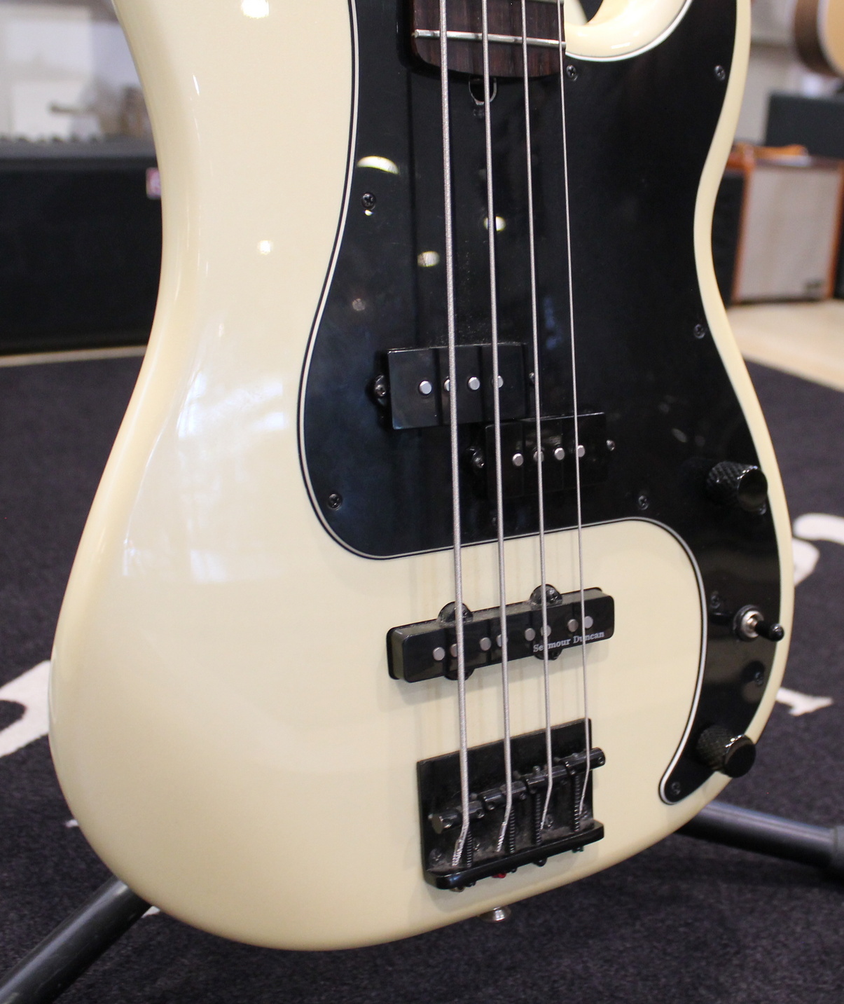 Fender Duff McKagan DLX P-Bass RW VPL USATO cod. 70326 - immagine 3